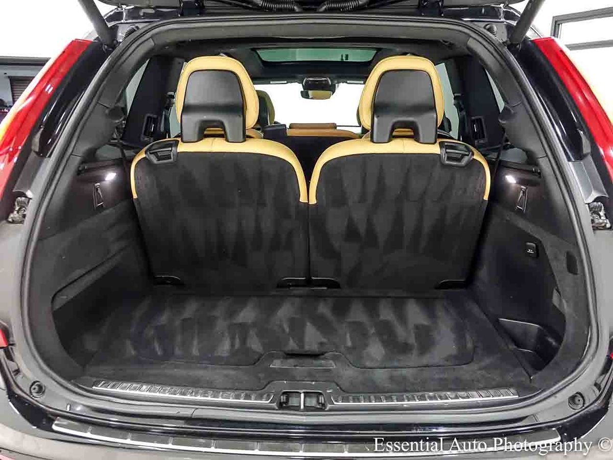 Photo 28 of this Volvo XC90