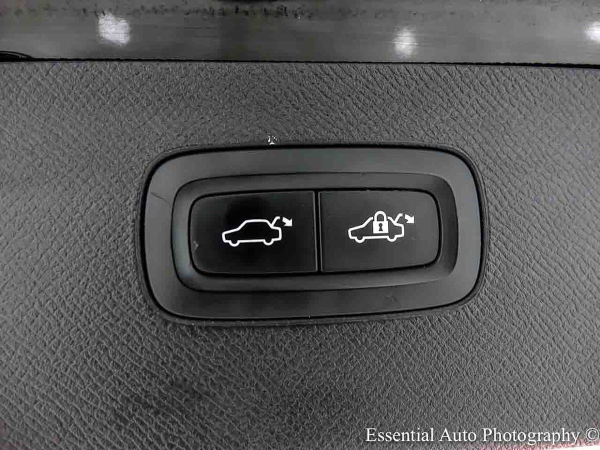 Photo 30 of this Volvo XC90