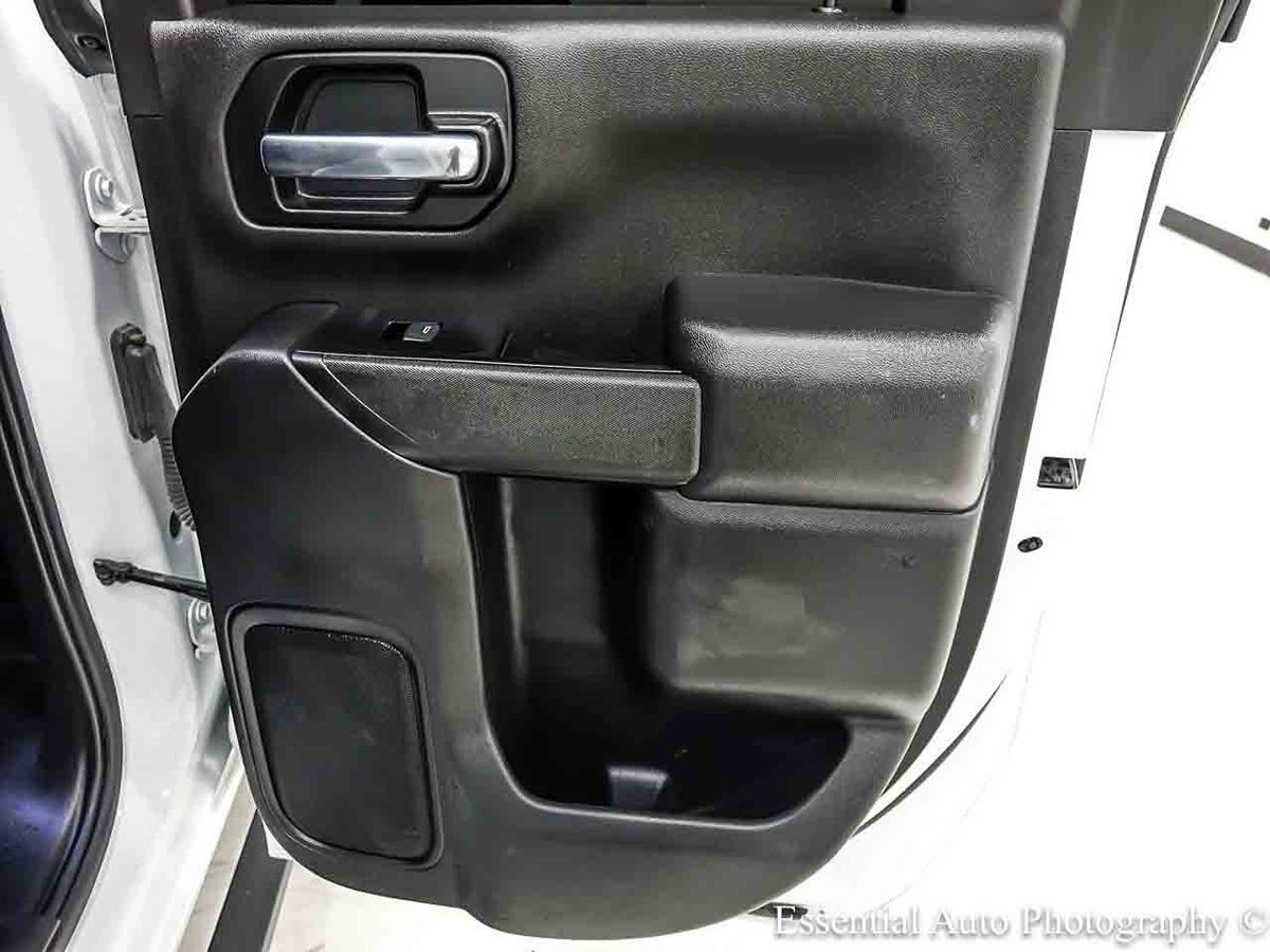 Photo 26 of this Chevrolet Silverado 2500HD