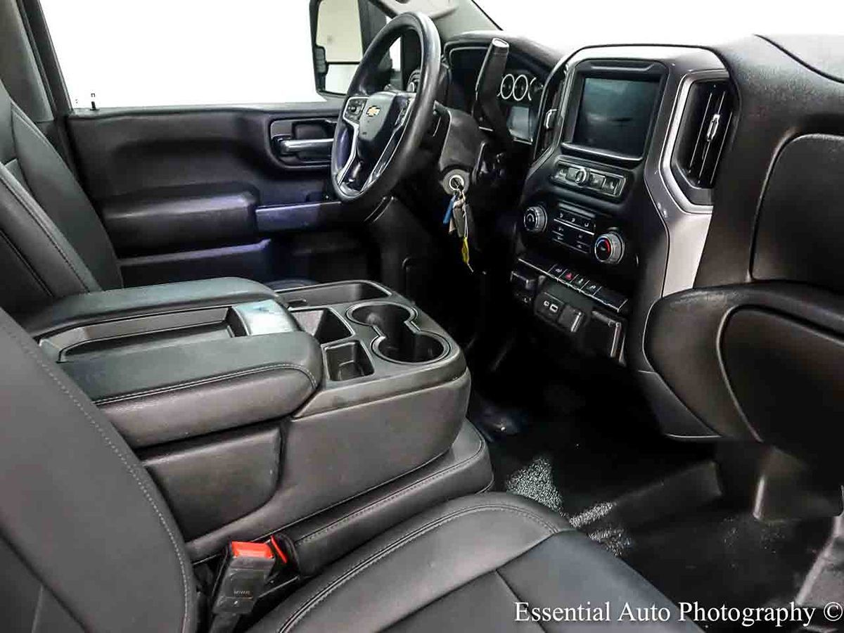 Photo 28 of this Chevrolet Silverado 2500HD