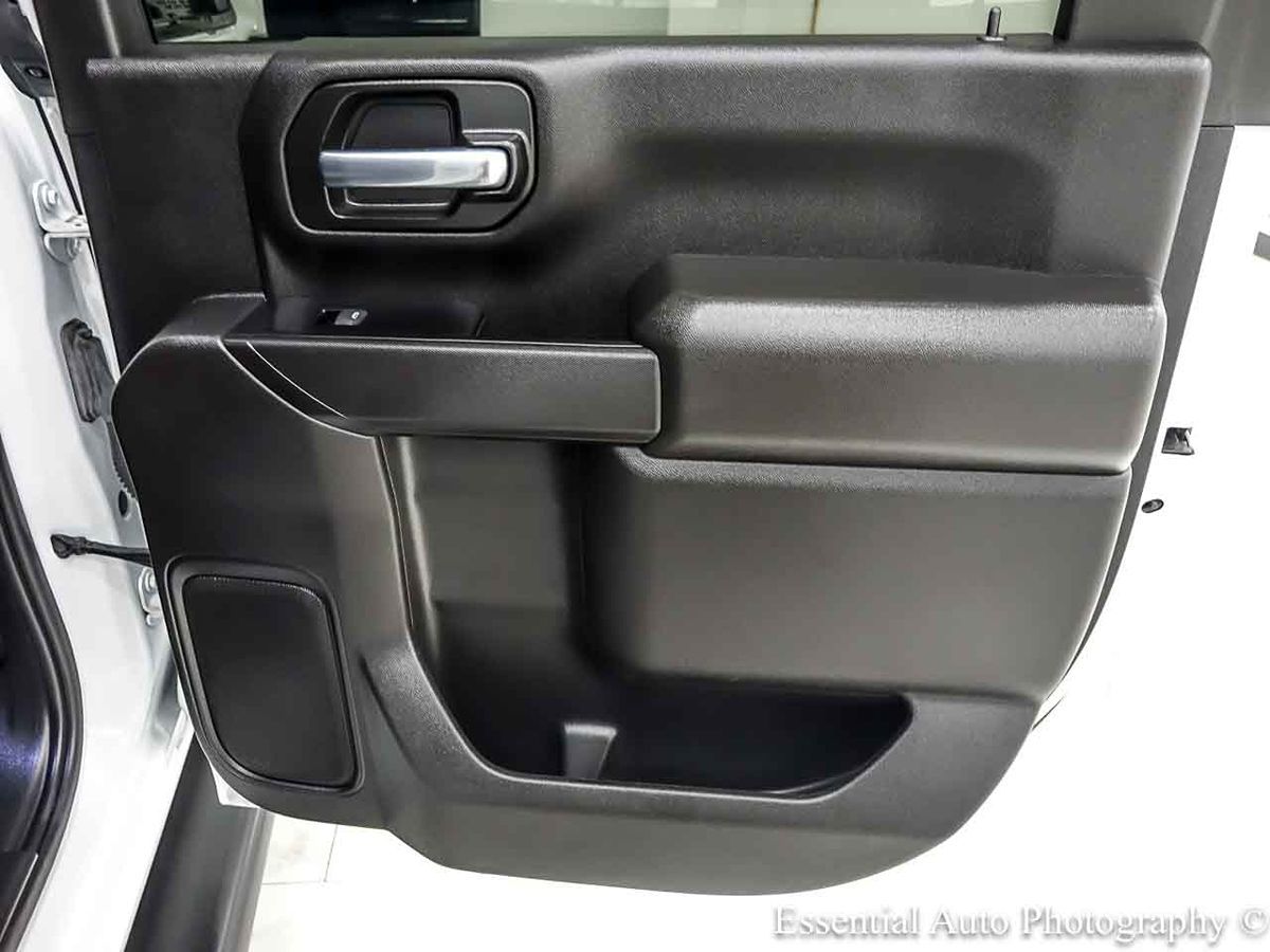 Photo 26 of this Chevrolet Silverado 2500HD