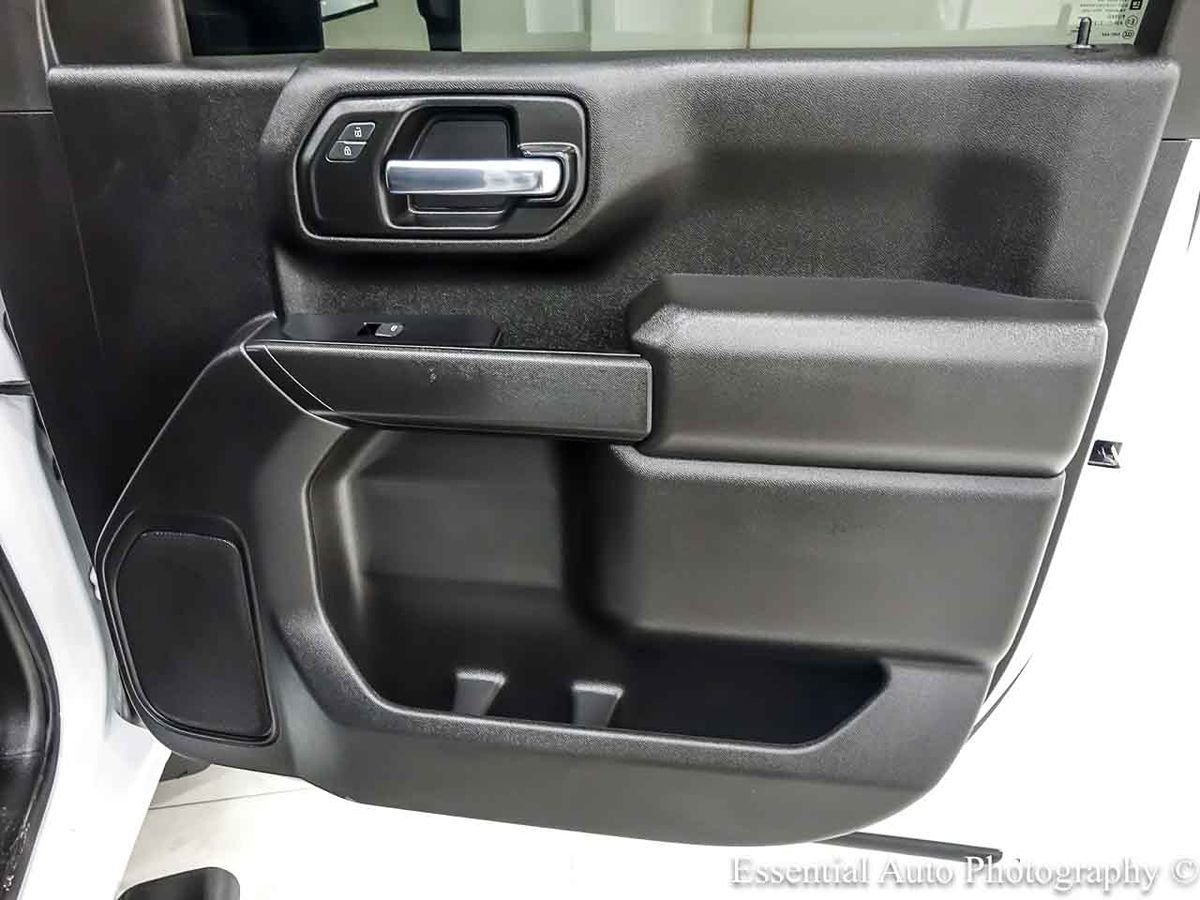 Photo 27 of this Chevrolet Silverado 2500HD
