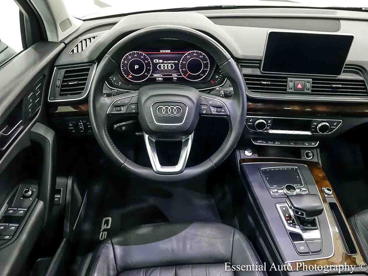 Photo 16 of this Audi Q5