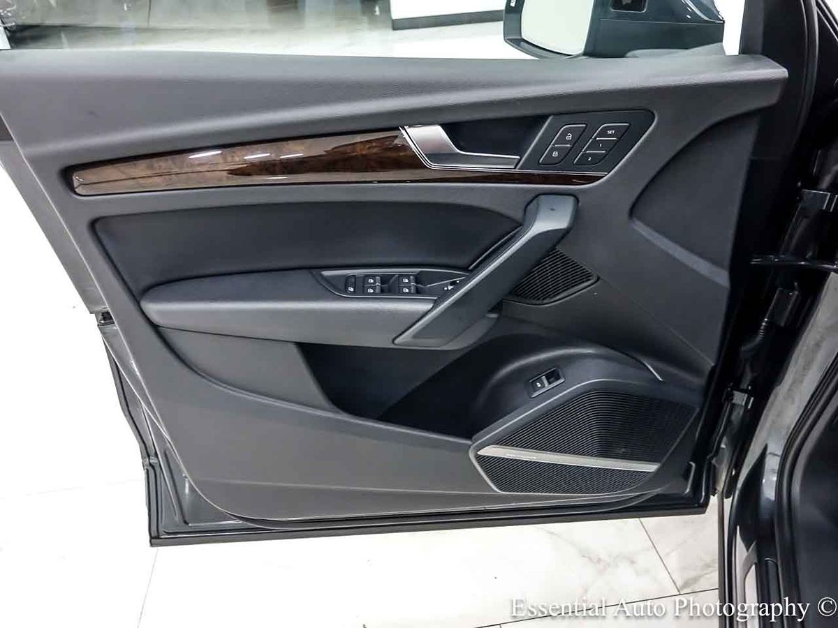 Photo 25 of this Audi Q5