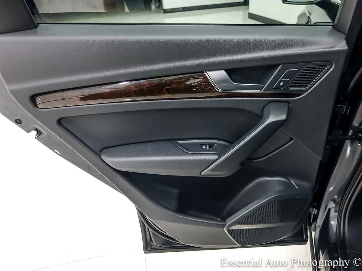 Photo 27 of this Audi Q5