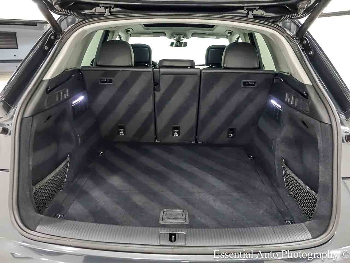 Photo 28 of this Audi Q5