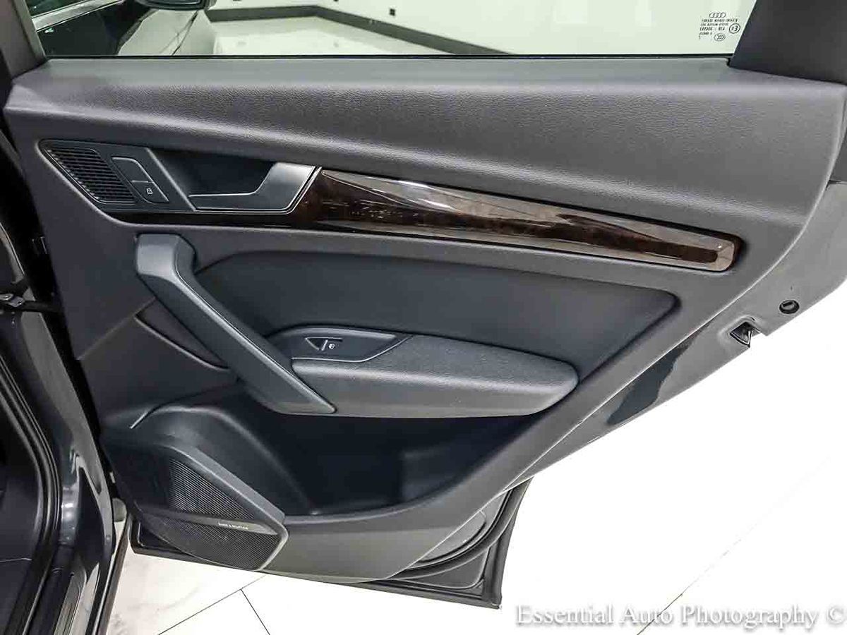 Photo 30 of this Audi Q5