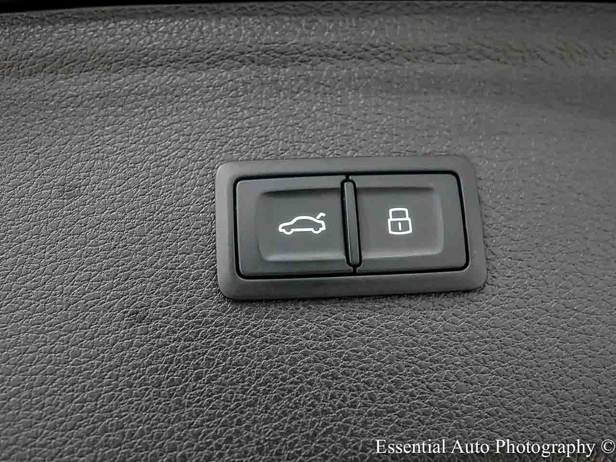 Photo 29 of this Audi Q5