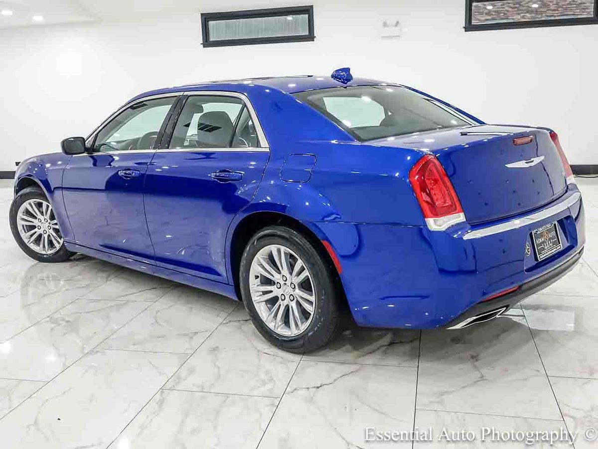 Photo 8 of this Chrysler 300