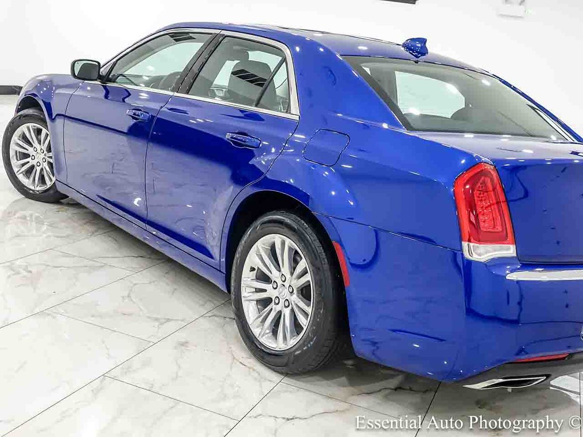 Photo 10 of this Chrysler 300