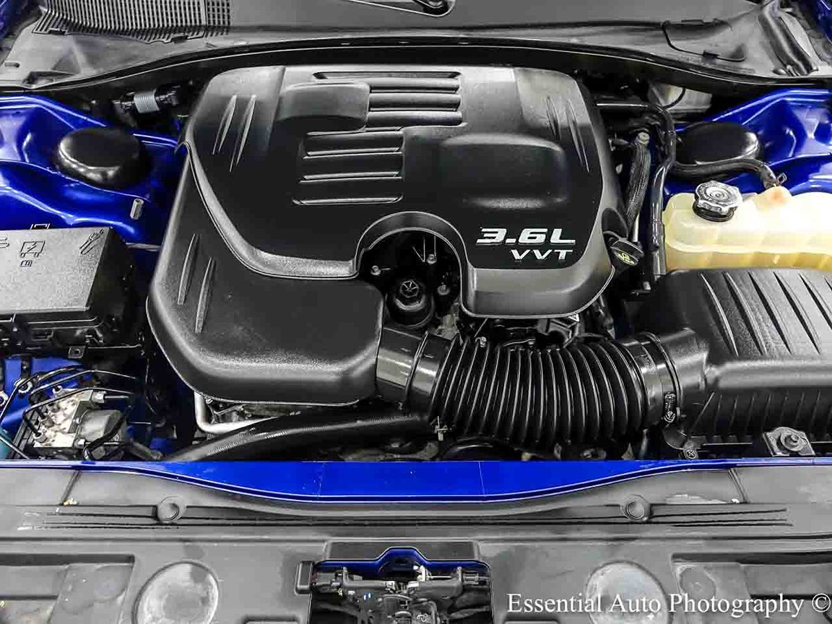 Photo 34 of this Chrysler 300