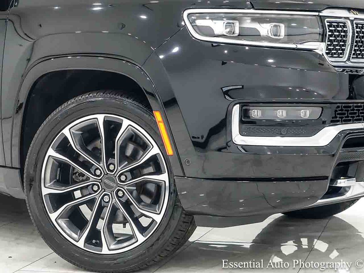Photo 3 of this Jeep Grand Wagoneer