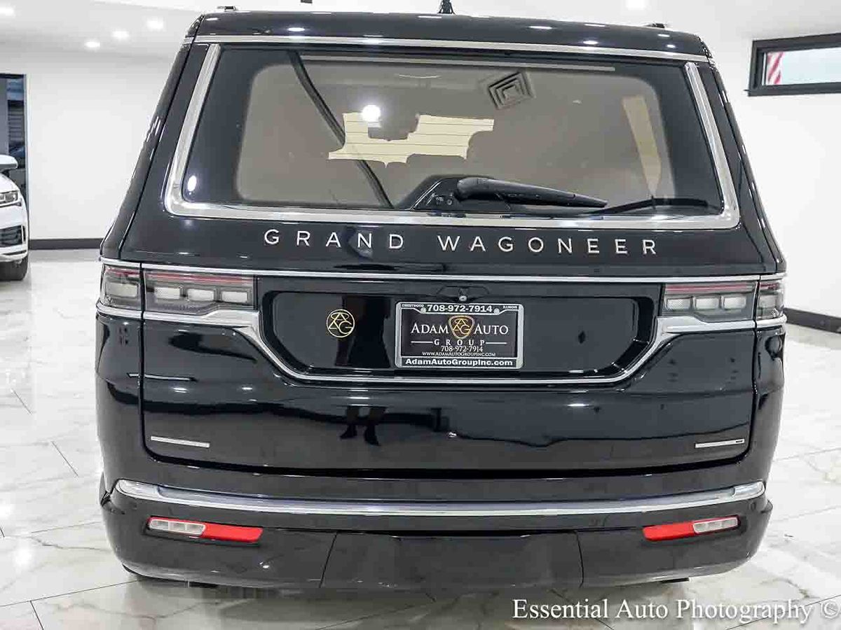 Photo 7 of this Jeep Grand Wagoneer