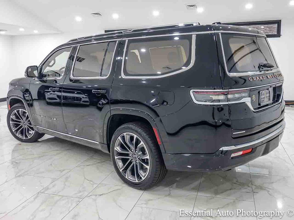Photo 8 of this Jeep Grand Wagoneer