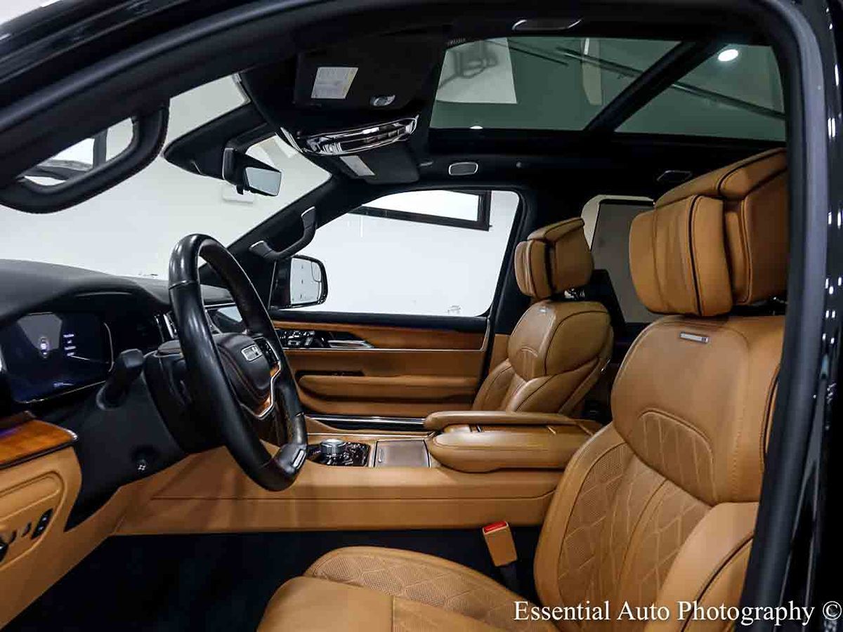 Photo 12 of this Jeep Grand Wagoneer