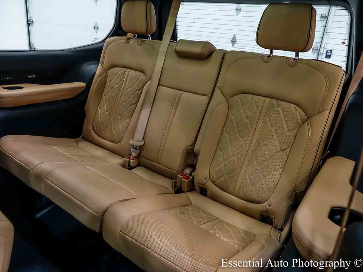 Photo 17 of this Jeep Grand Wagoneer