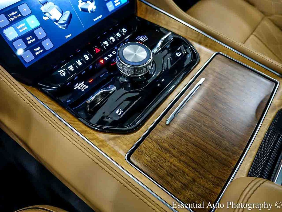 Photo 30 of this Jeep Grand Wagoneer