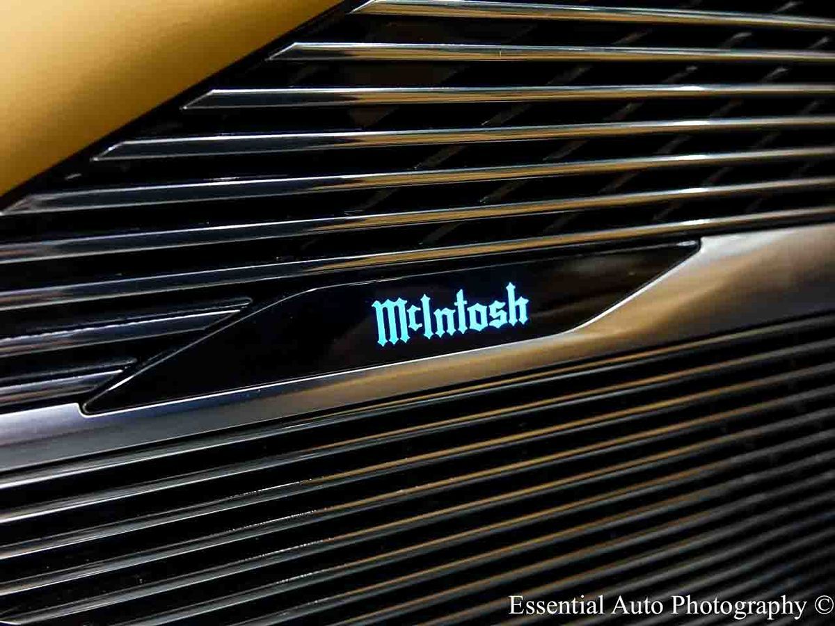 Photo 32 of this Jeep Grand Wagoneer