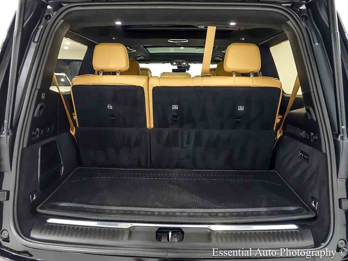 Photo 34 of this Jeep Grand Wagoneer