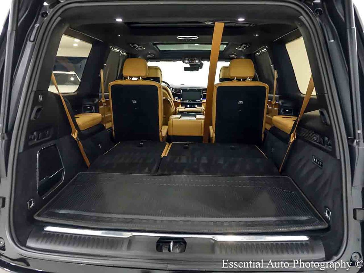 Photo 35 of this Jeep Grand Wagoneer