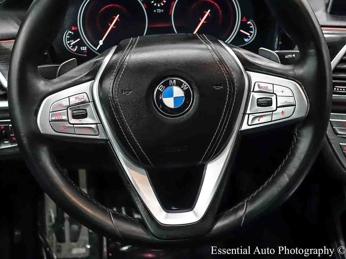 Photo 18 of this BMW 7 Series