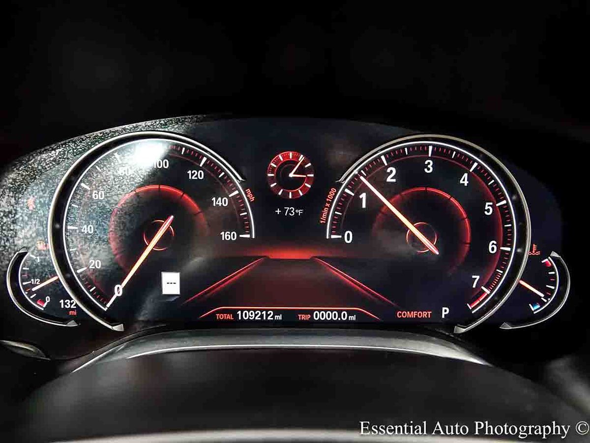 Photo 19 of this BMW 7 Series