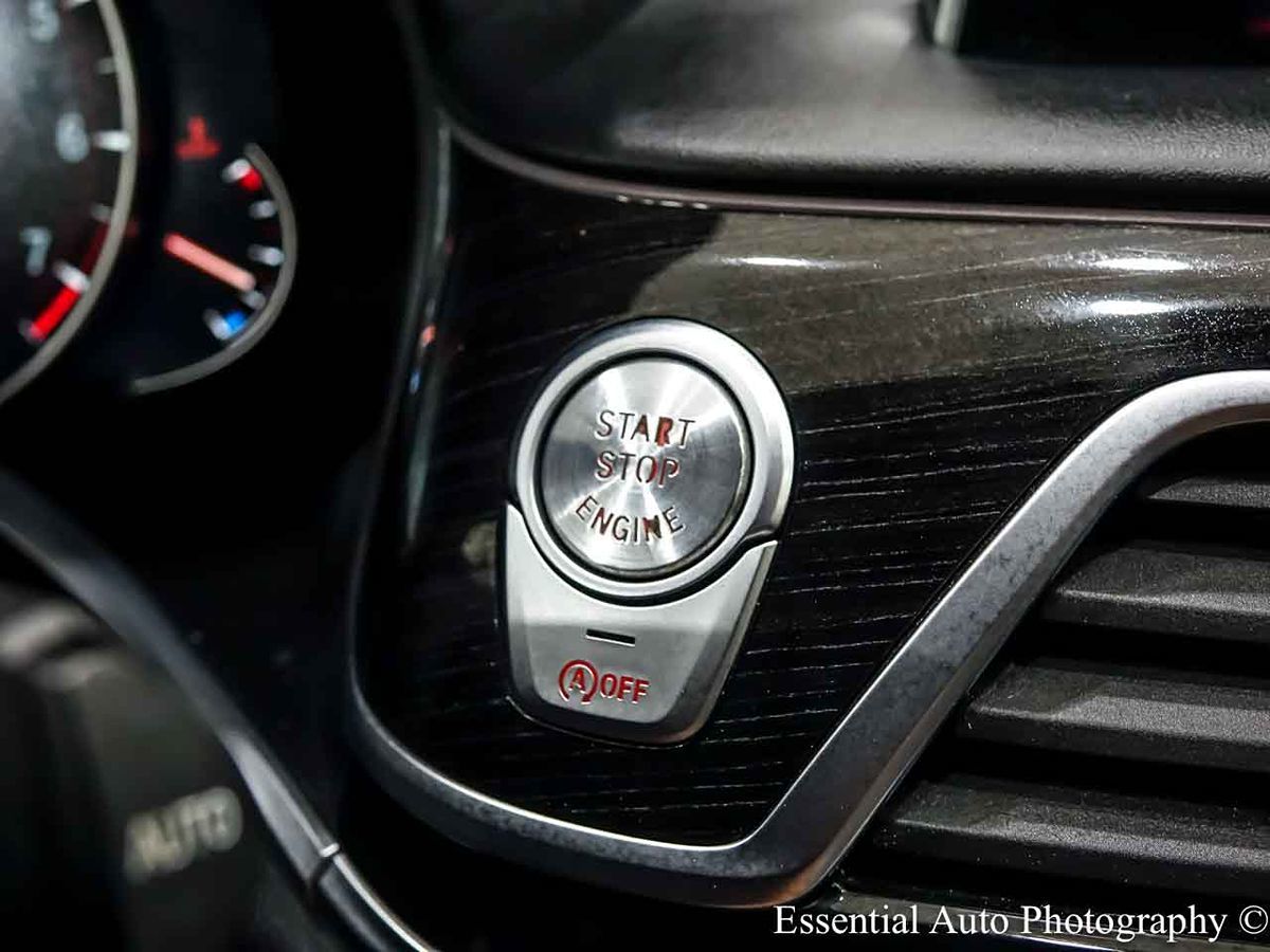 Photo 20 of this BMW 7 Series