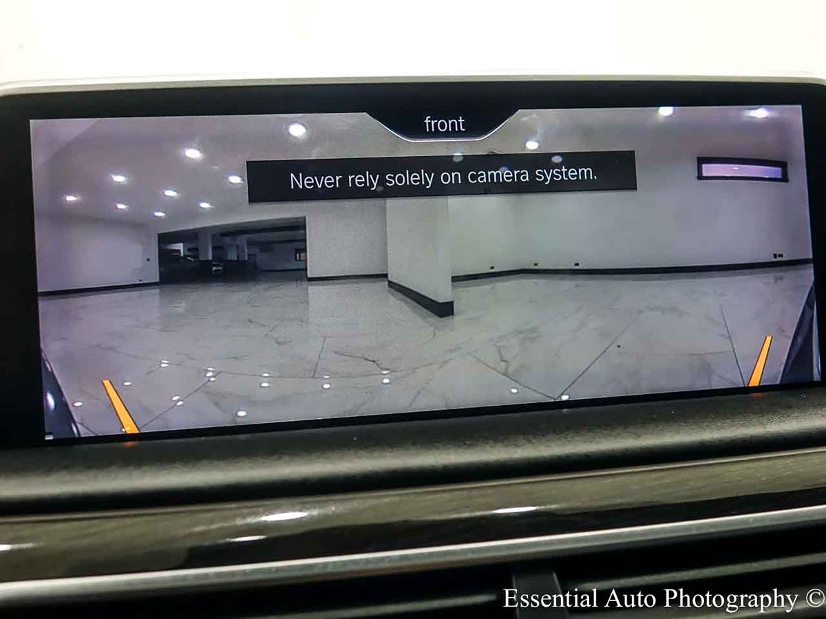 Photo 24 of this BMW 7 Series