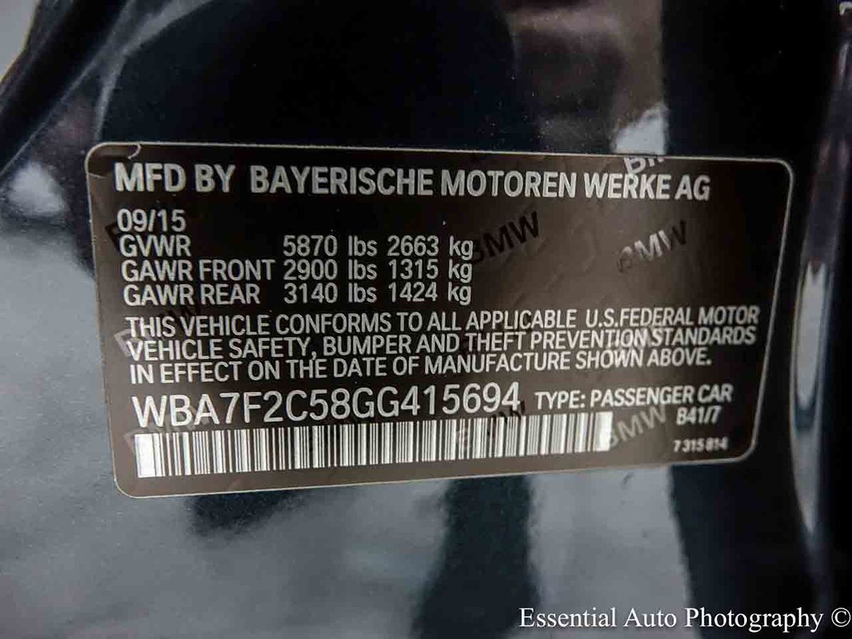 Photo 38 of this BMW 7 Series
