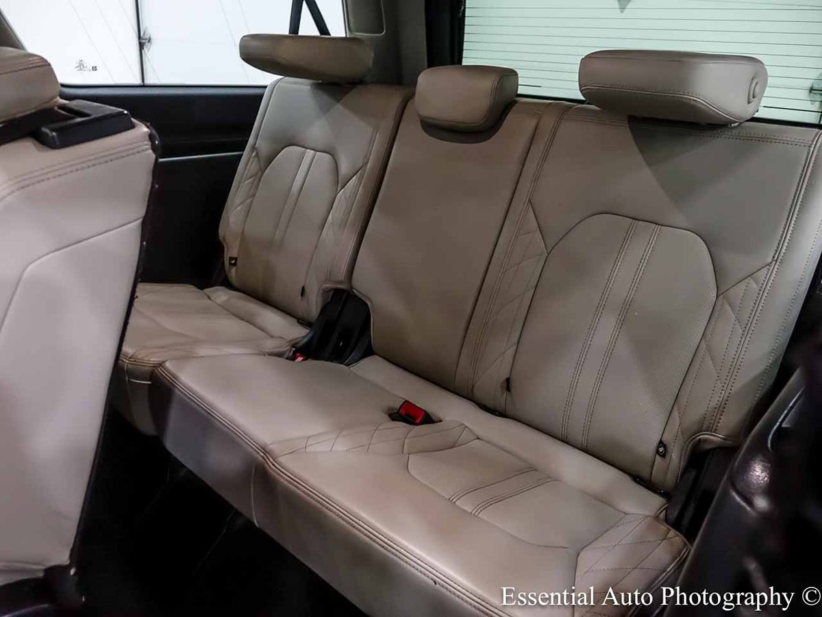 Photo 17 of this Ford Expedition Max