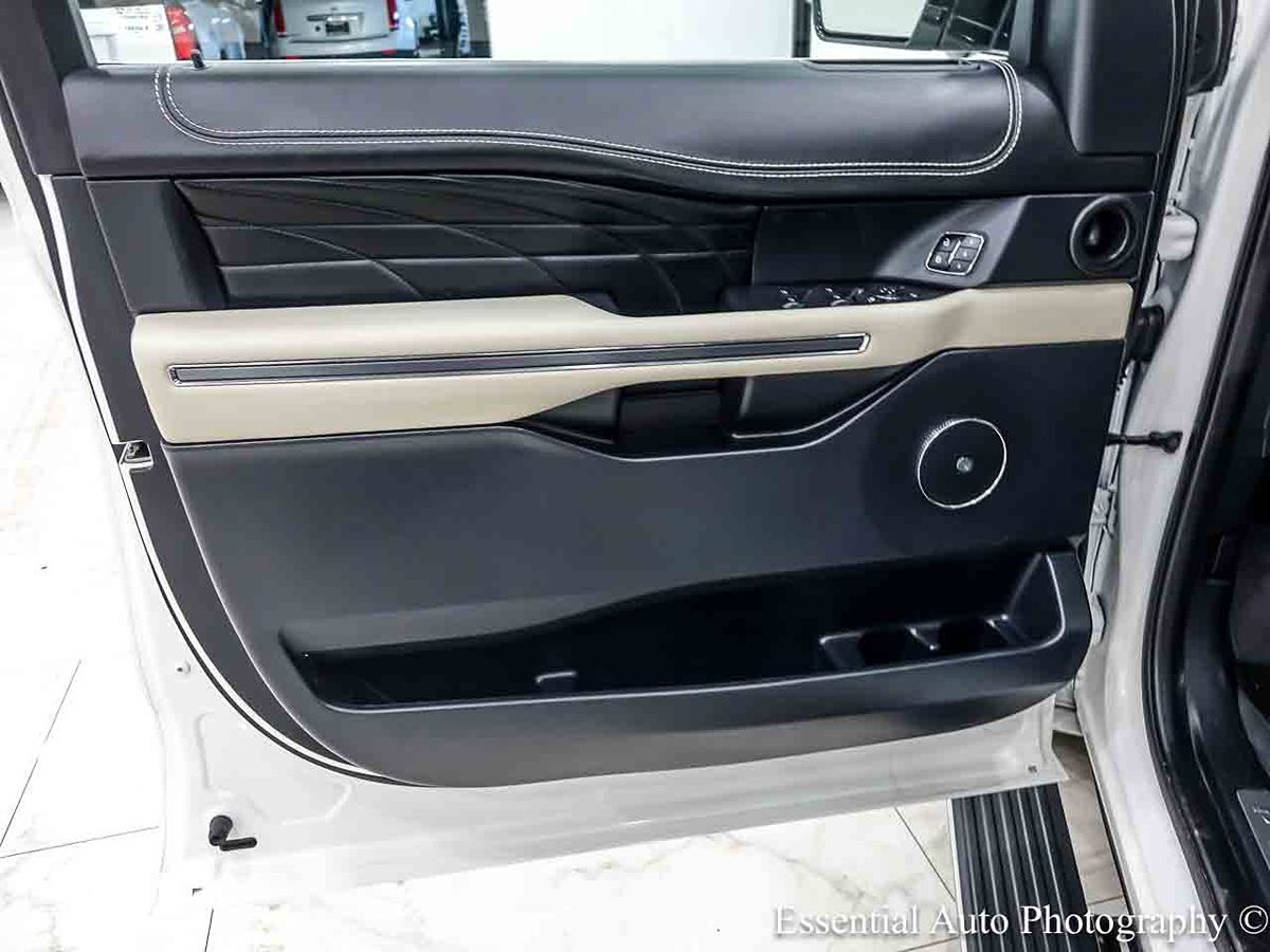 Photo 29 of this Ford Expedition Max