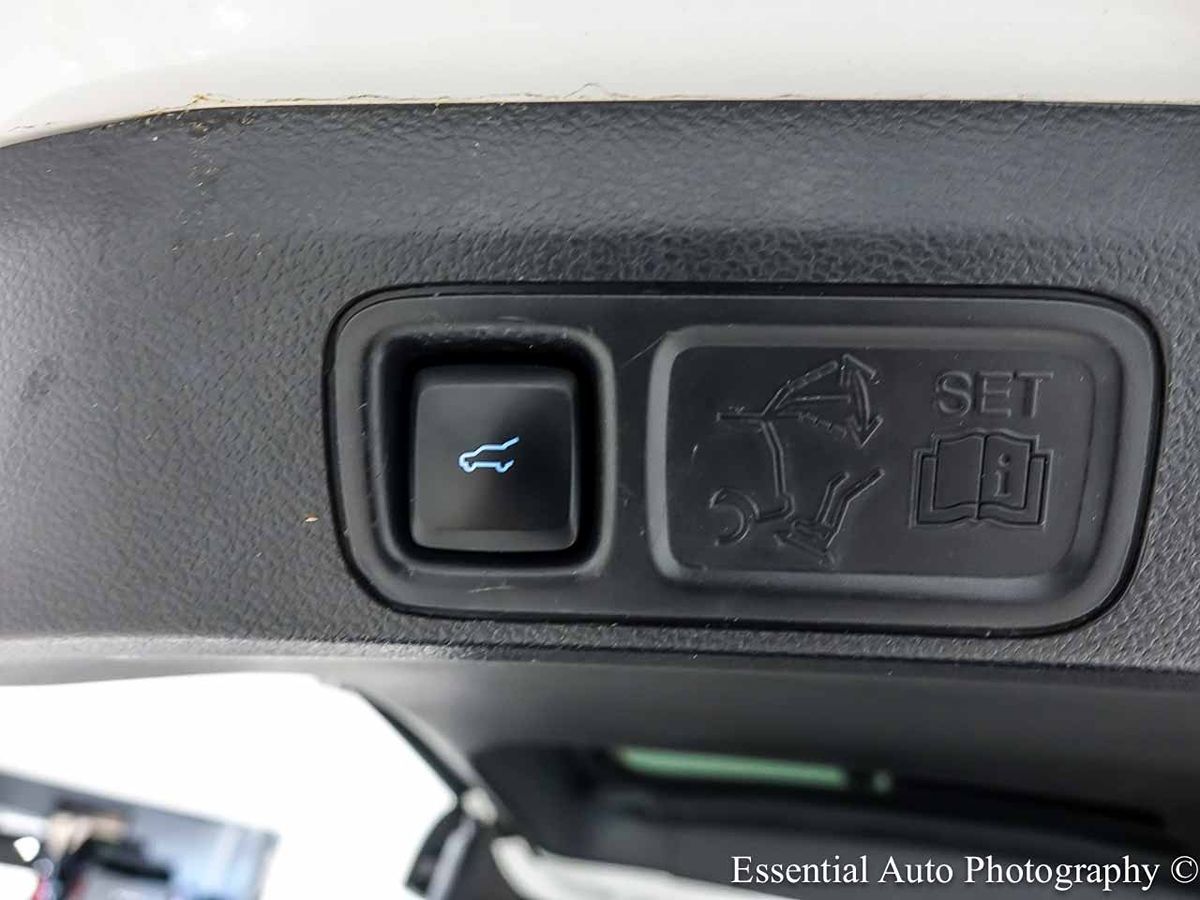 Photo 34 of this Ford Expedition Max