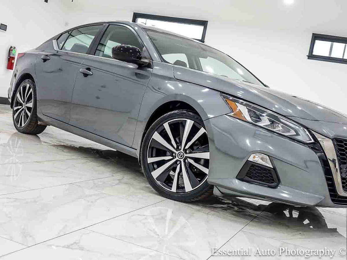 Photo 4 of this Nissan Altima