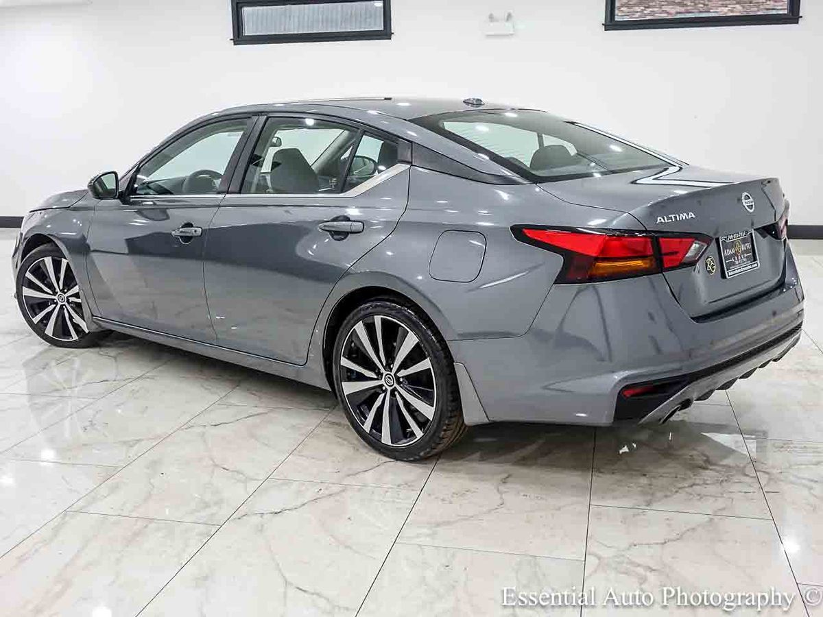 Photo 8 of this Nissan Altima
