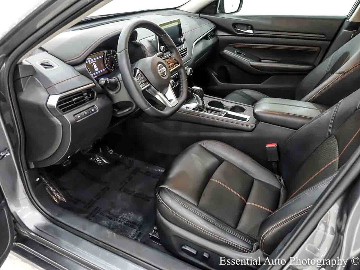 Photo 12 of this Nissan Altima