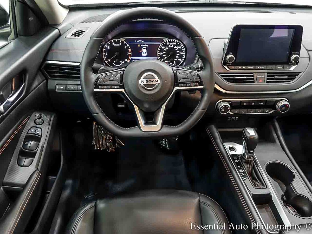 Photo 15 of this Nissan Altima