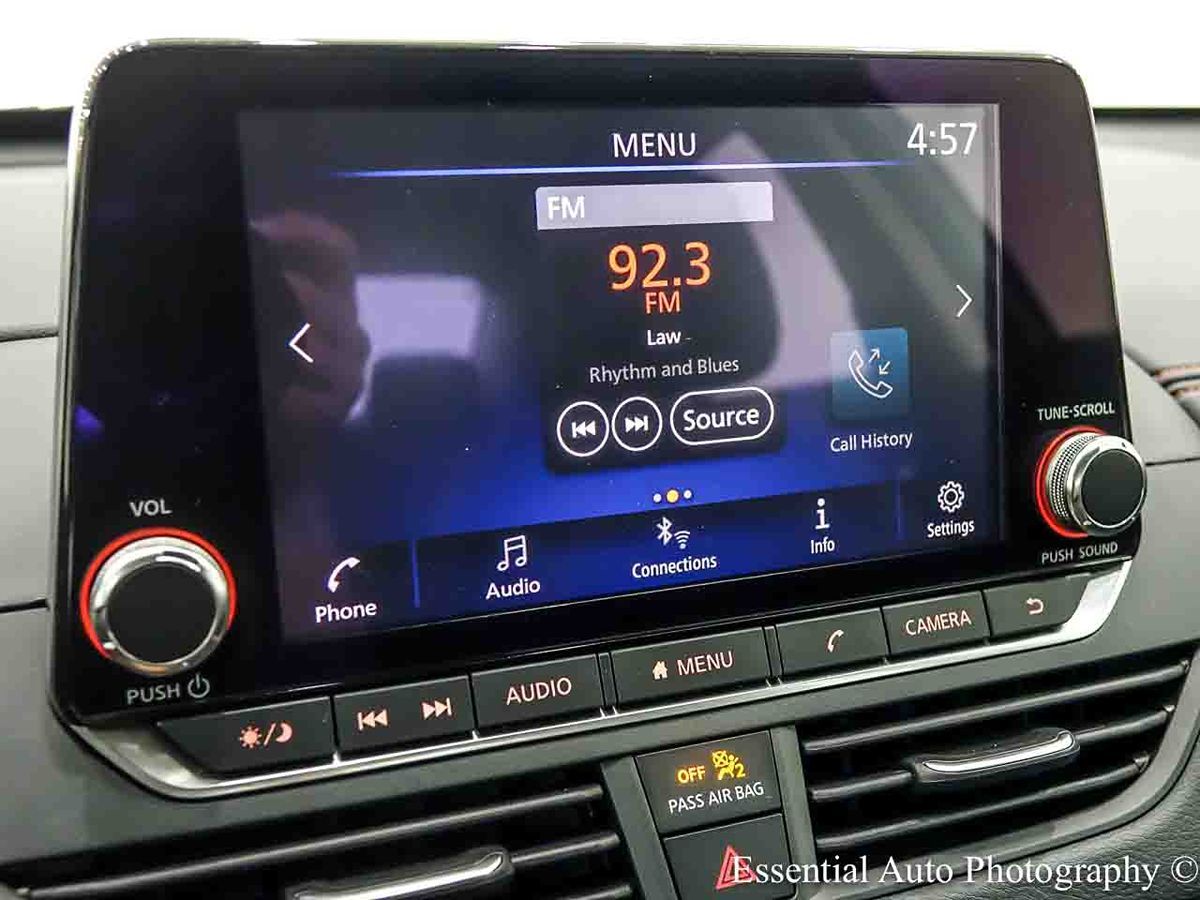 Photo 19 of this Nissan Altima