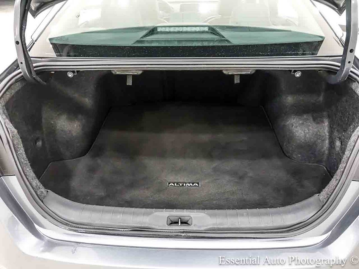 Photo 25 of this Nissan Altima