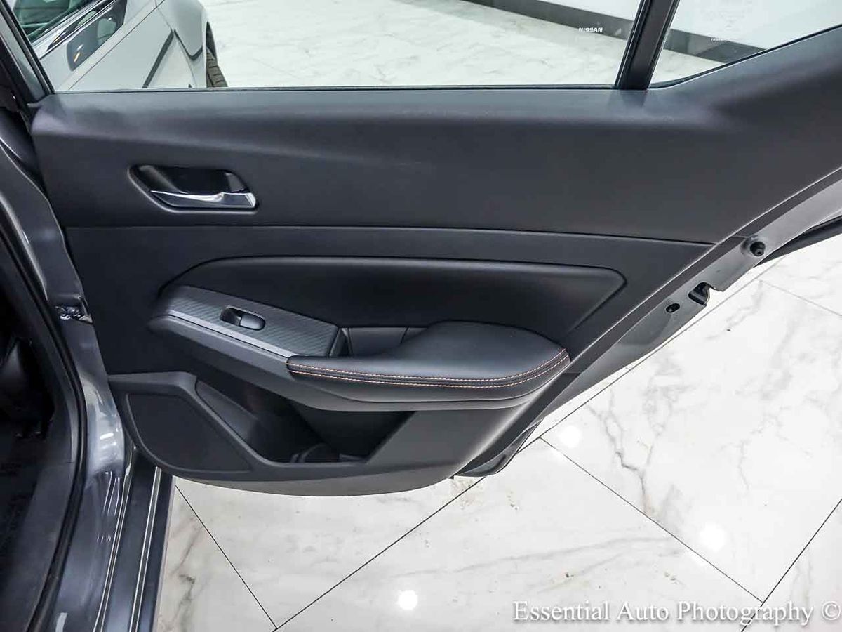 Photo 26 of this Nissan Altima