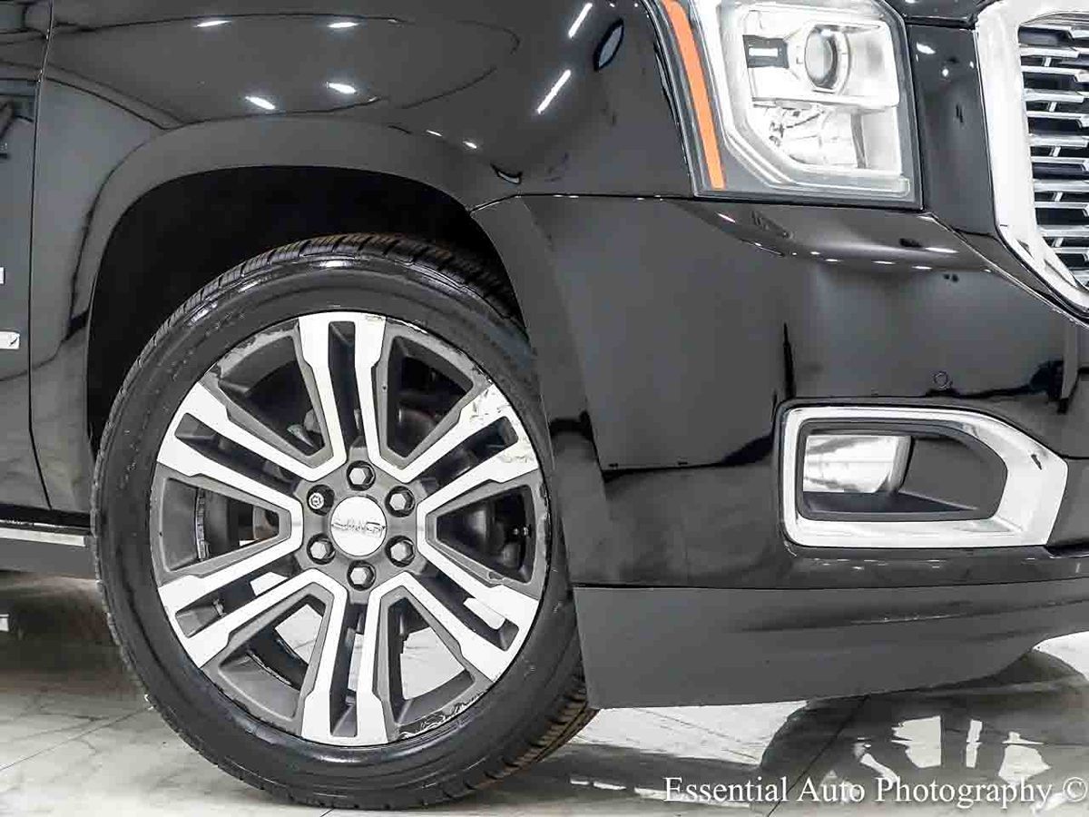 Photo 3 of this GMC Yukon