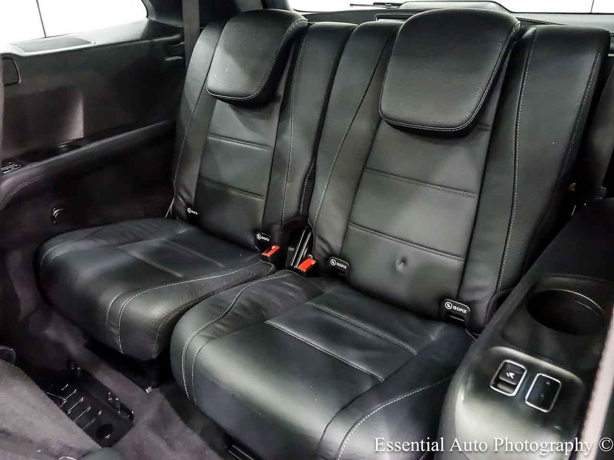 Photo 16 of this Mercedes-Benz GLS 450