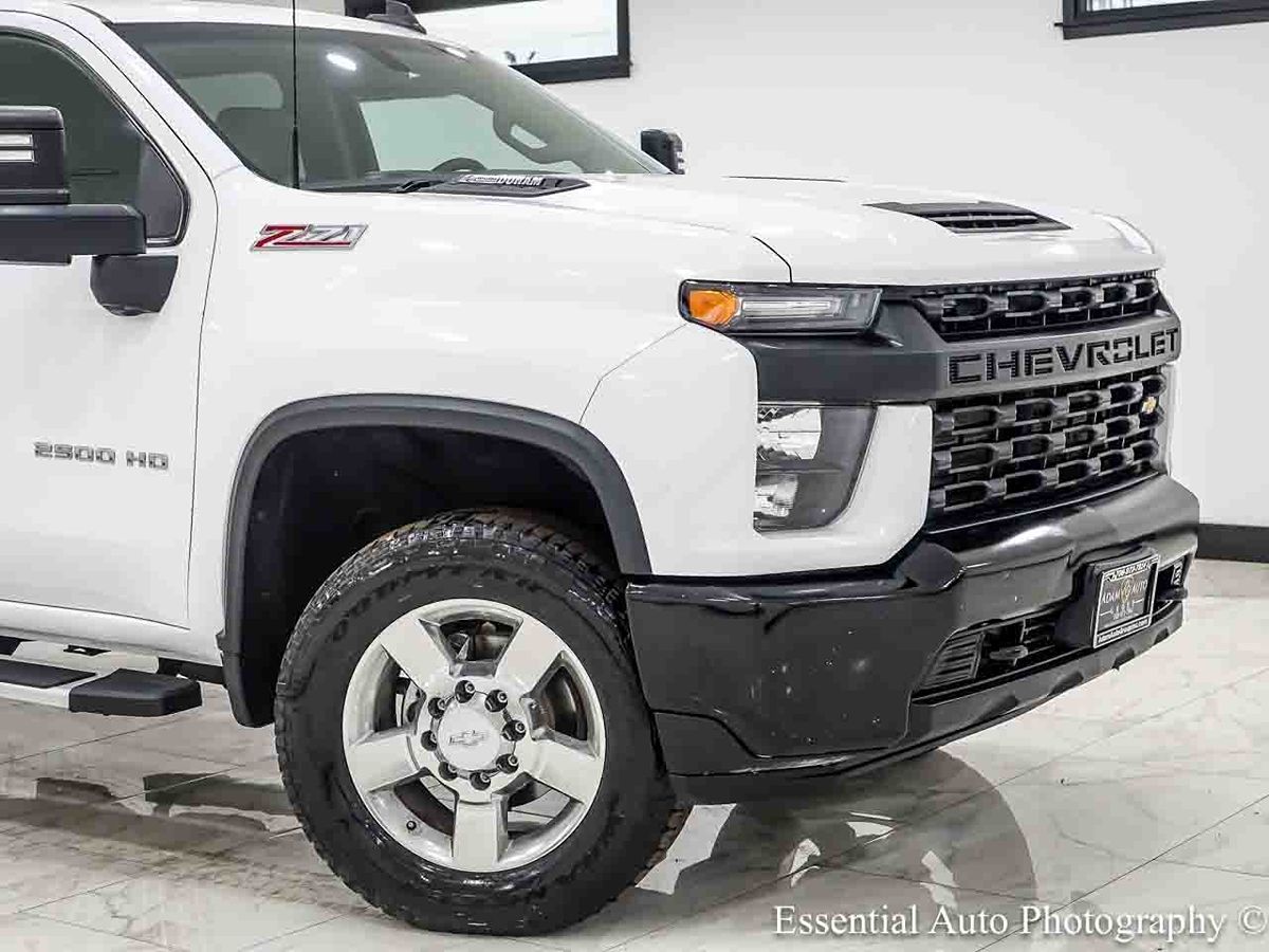 Photo 2 of this Chevrolet Silverado 2500HD