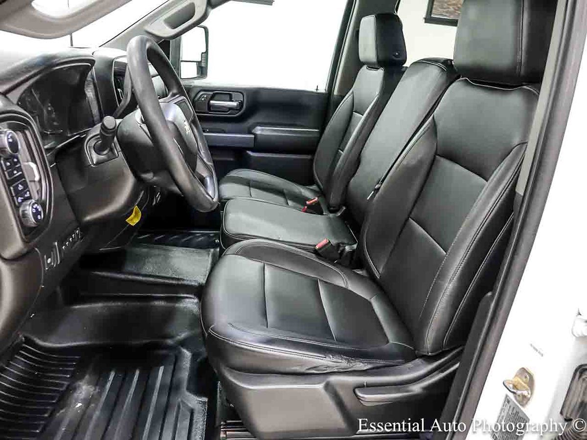 Photo 11 of this Chevrolet Silverado 2500HD