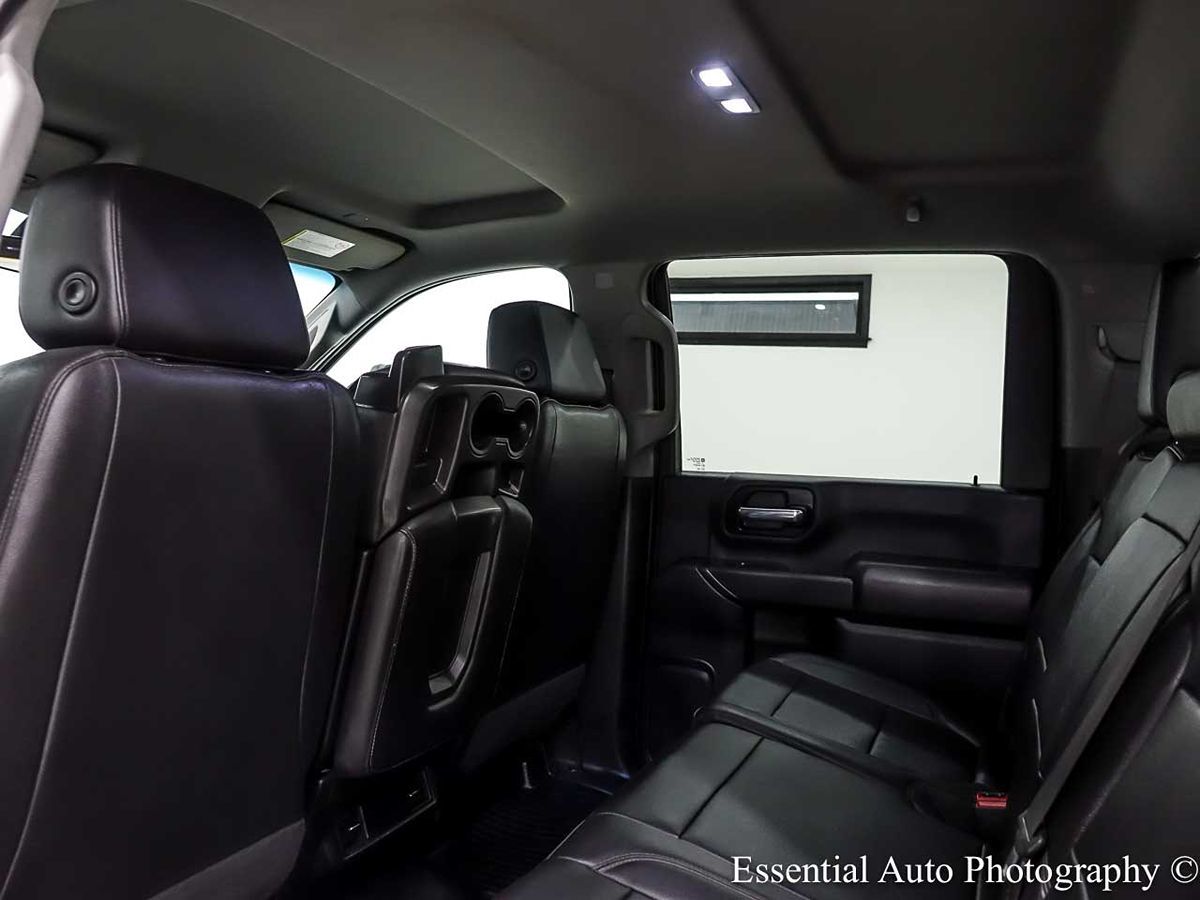 Photo 14 of this Chevrolet Silverado 2500HD