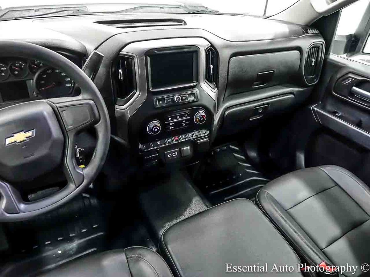 Photo 16 of this Chevrolet Silverado 2500HD