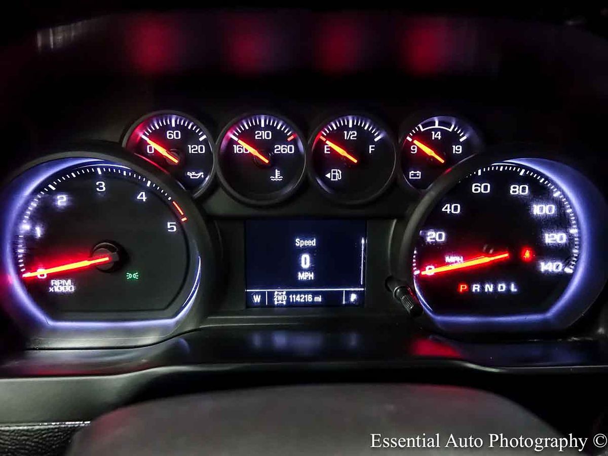 Photo 18 of this Chevrolet Silverado 2500HD