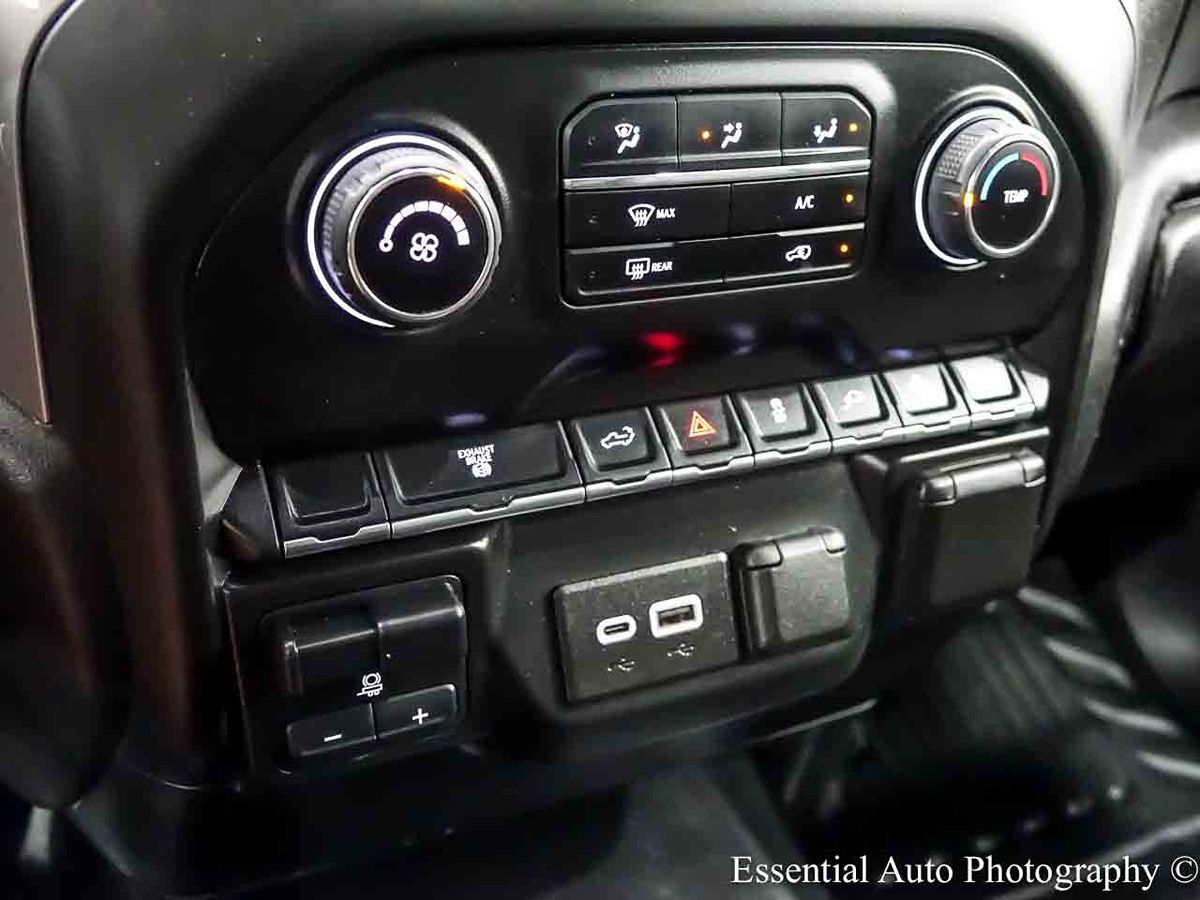 Photo 21 of this Chevrolet Silverado 2500HD