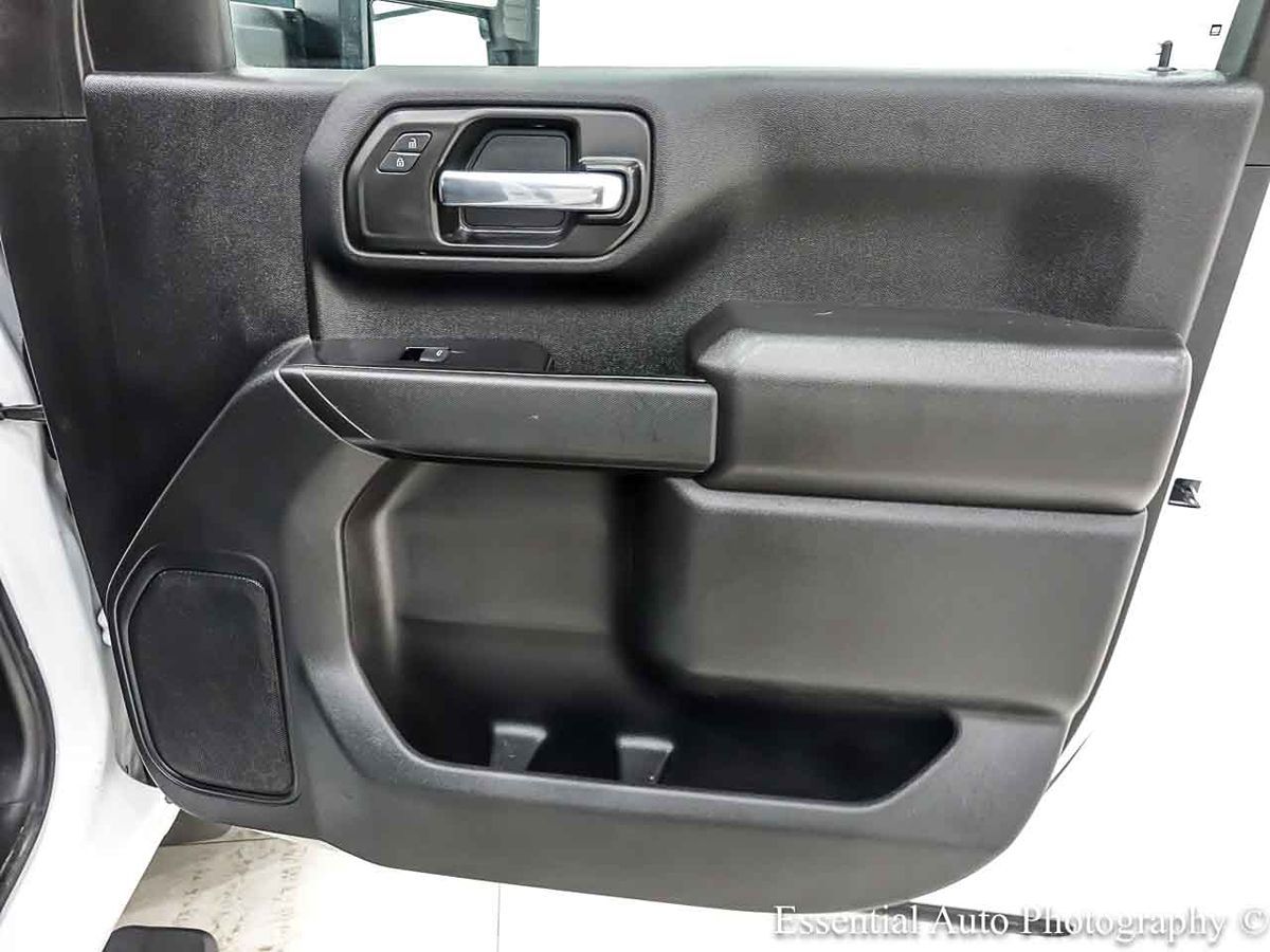 Photo 27 of this Chevrolet Silverado 2500HD