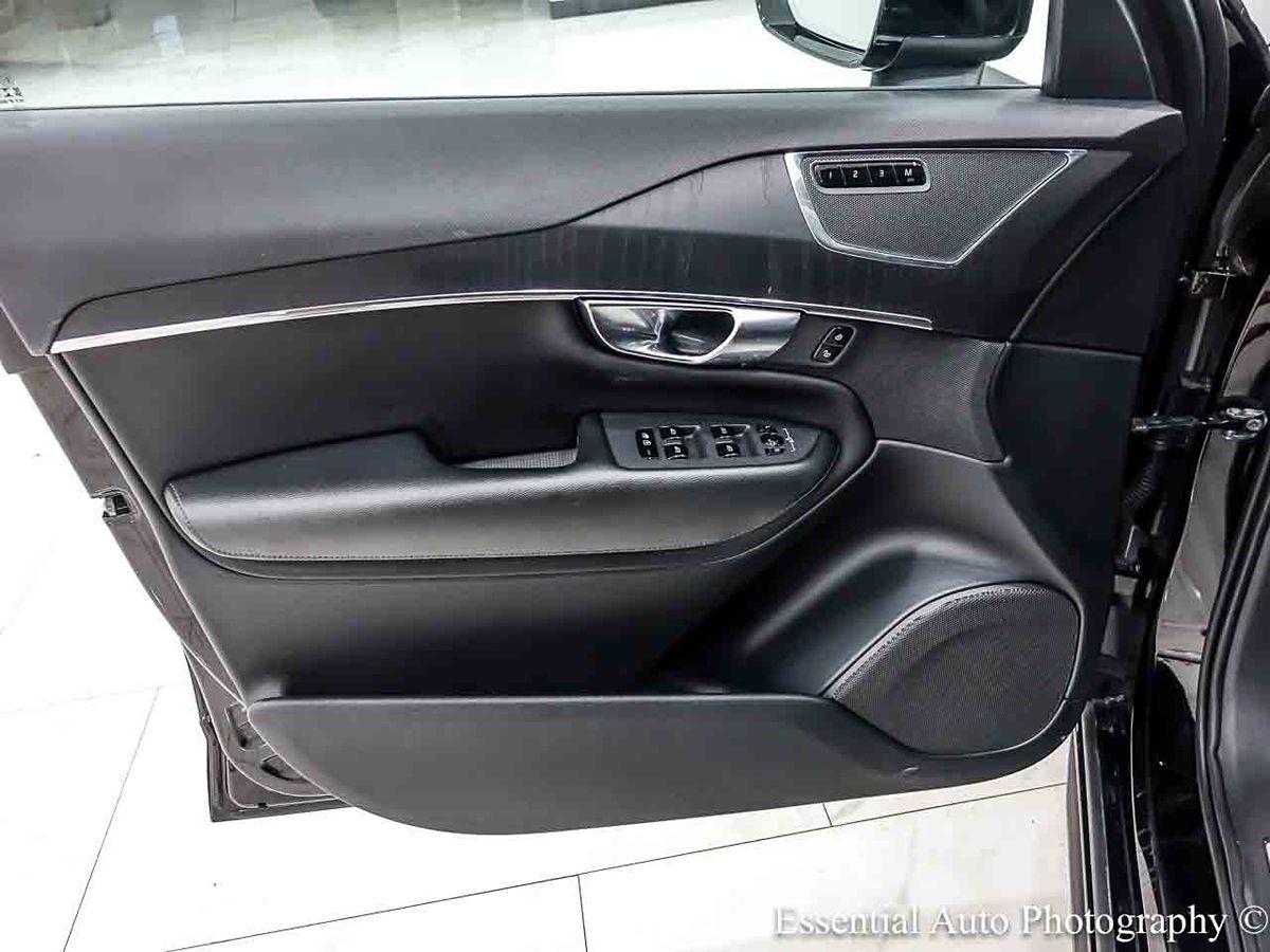 Photo 25 of this Volvo XC90