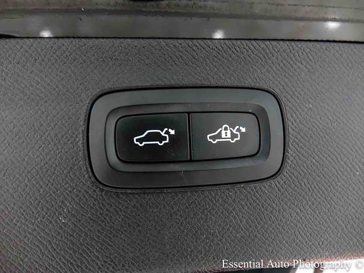 Photo 29 of this Volvo XC90
